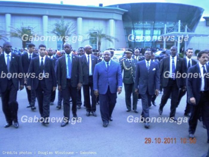 
				
			CAN 2012 / Le président Ali Bongo Ondimba accueilli par son homologue Obiang Nguema Mbazogo en Guinée Equatoriale
			
		










