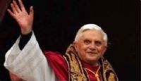 Le pape célèbre une messe géante