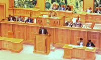 
				
			Politique / ' Tous les Gabonais doivent soutenir le gouvernement dans l'effort de relance d'Africa N°1', Ndong Nguema, ministre gabonais de la Communication
			
		










