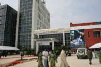 
				
			Communication / Voyage dans l'univers médiatique gabonais à la recherche d'une audience plus large (REPORTAGE)
			
		










