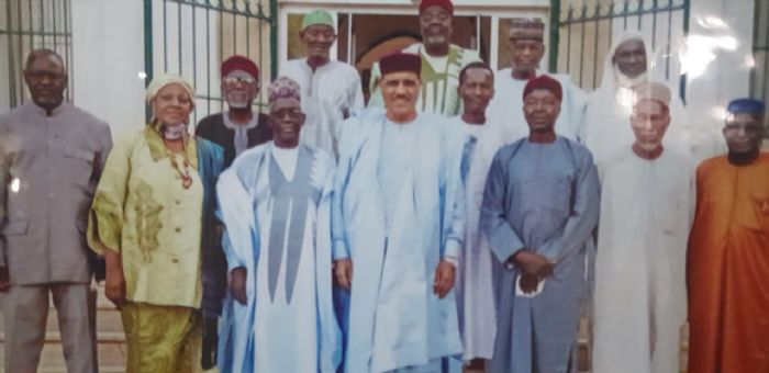 Le Président Bazoum rencontre les doyens du monde syndical nigérien – L`innovation au service de l`information pour mieux informer.